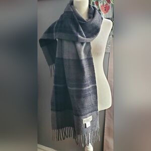 100% Lambswool  Gray Plaid Fringe Scarf